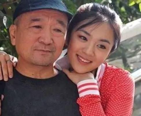 李保田女儿胡水照片,李保田女儿风采照，尽显青春魅力